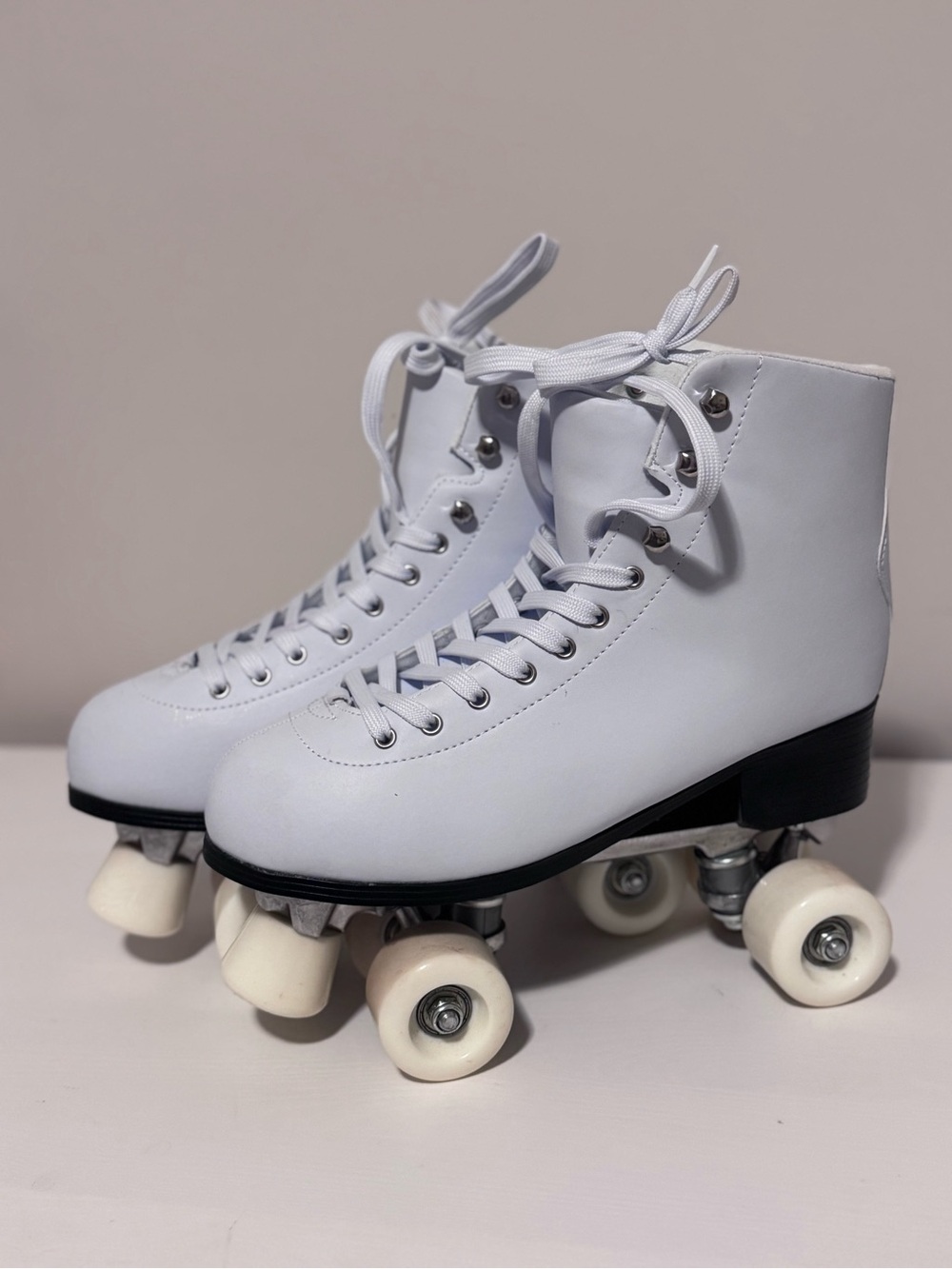 Cosmic Skates Retro White Quad Roller Skates High Top Rink Style LIKE NEW!